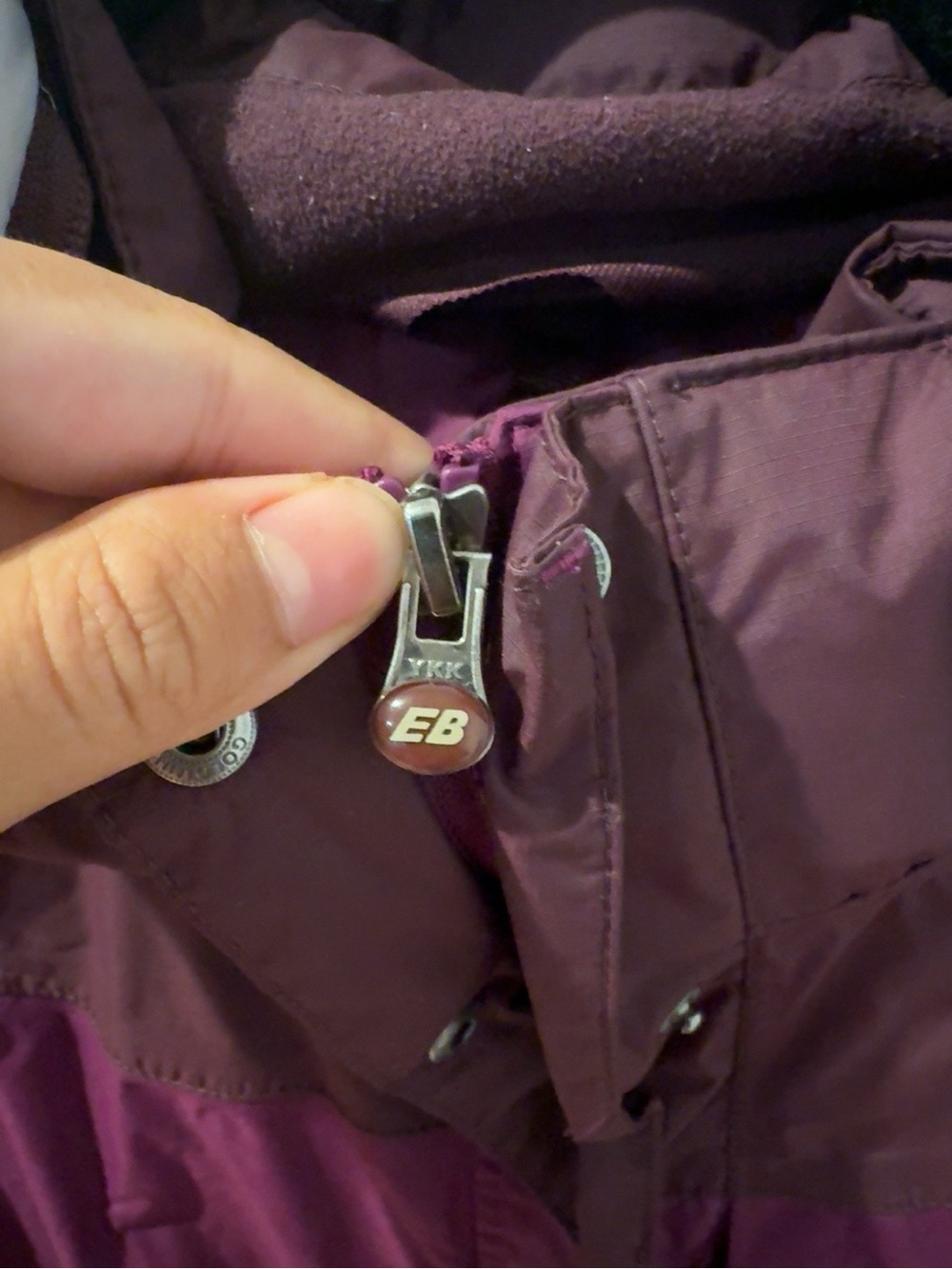 Eddie Bauer WeatherEdge Hooded Rain Jacket Women’s M Purple Waterproof Windbreak - Picture 4 of 8